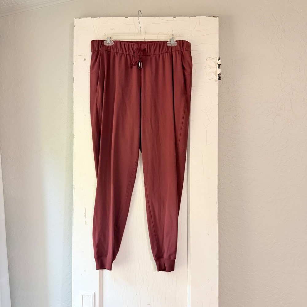 Lululemon On The Fly Jogger Pants W5BPTS Terracotta Red Wine Size 10 High Rise